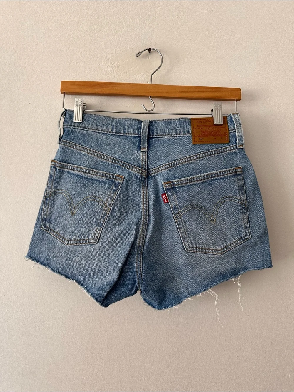 Levi’s cut off high rise denim shorts button fly med/light wash size‎ 27